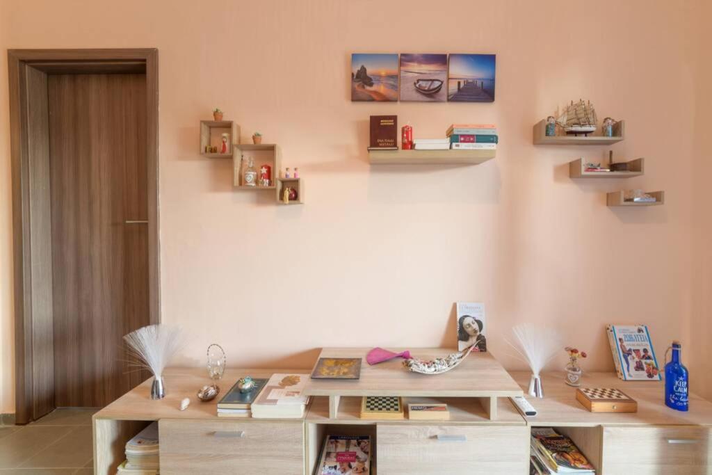 Bright Newly Renovated Apt Near Beach & Center+Ac Anemomylos エクステリア 写真