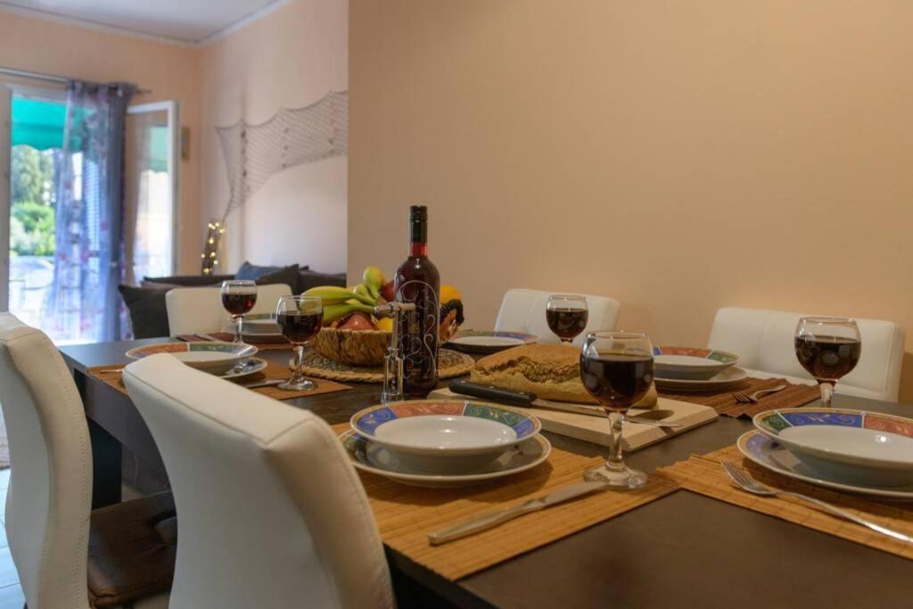 Bright Newly Renovated Apt Near Beach & Center+Ac Anemomylos エクステリア 写真